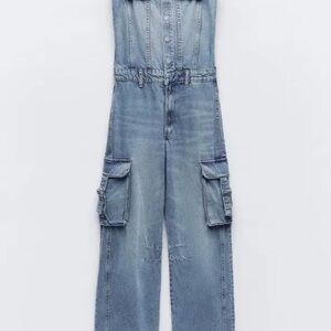Zara Cargo jumpsuit in great condition